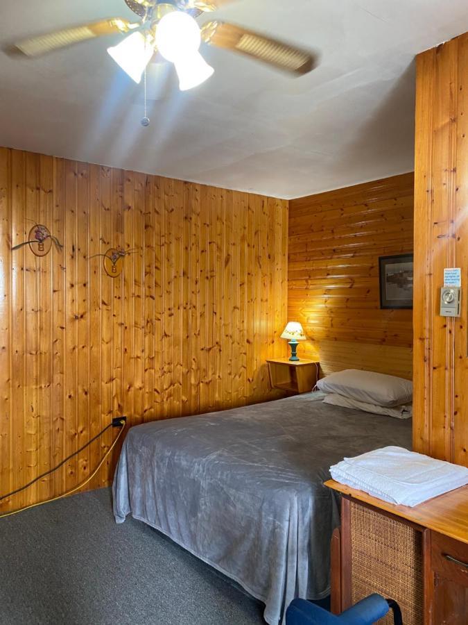 Hillcrest Motel Saint-Jean Extérieur photo
